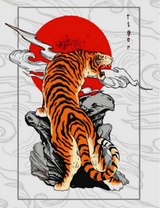 Тигр на фоне красного солнца