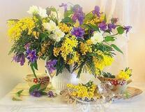 Без бренда «Букет из мимозы и колокольчиков в вазе» в Барнауле 